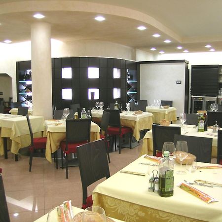 Hotel Da Vito Campagna Lupia Exteriör bild
