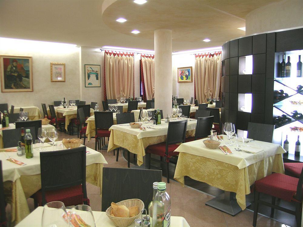 Hotel Da Vito Campagna Lupia Exteriör bild