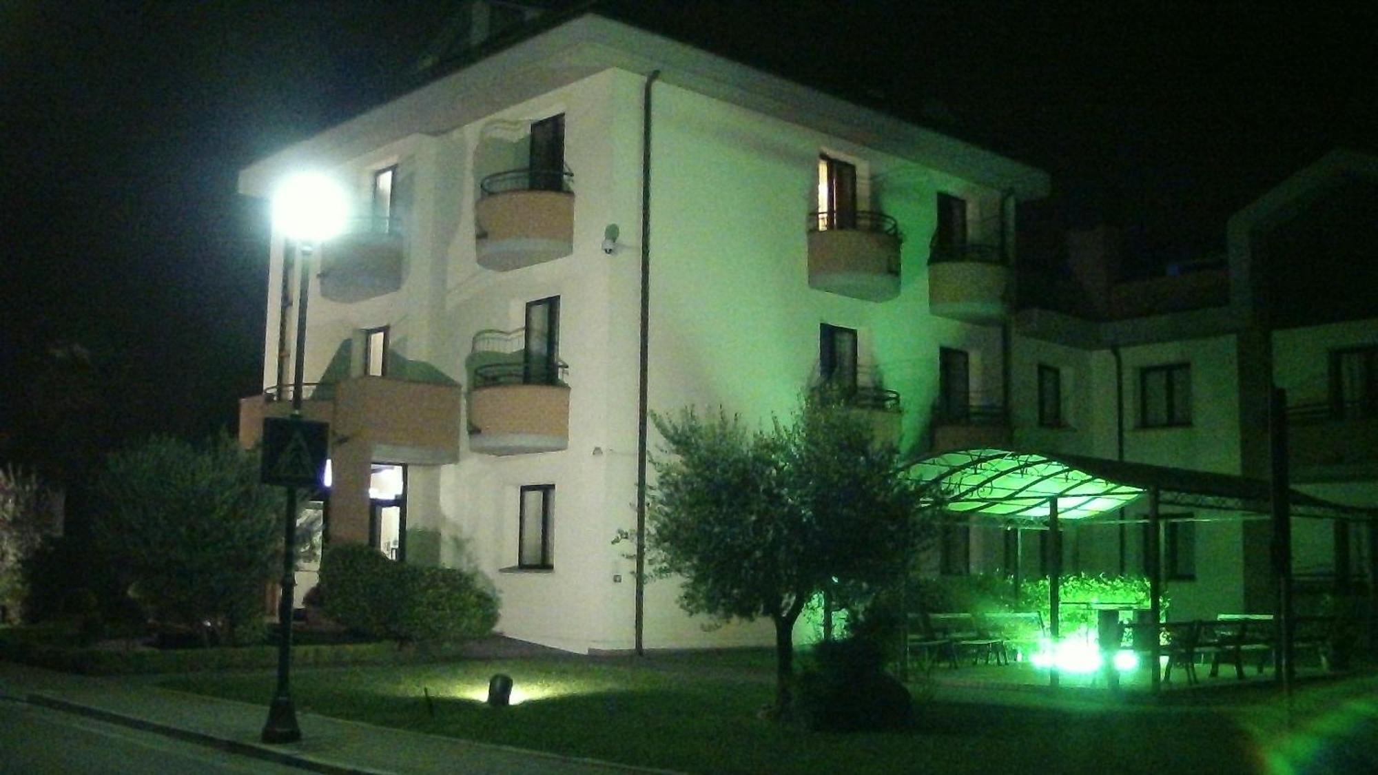 Hotel Da Vito Campagna Lupia Exteriör bild