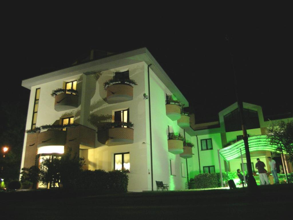 Hotel Da Vito Campagna Lupia Exteriör bild