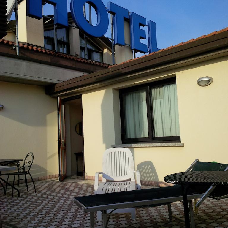 Hotel Da Vito Campagna Lupia Exteriör bild
