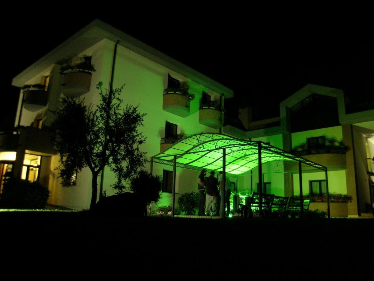 Hotel Da Vito Campagna Lupia Exteriör bild